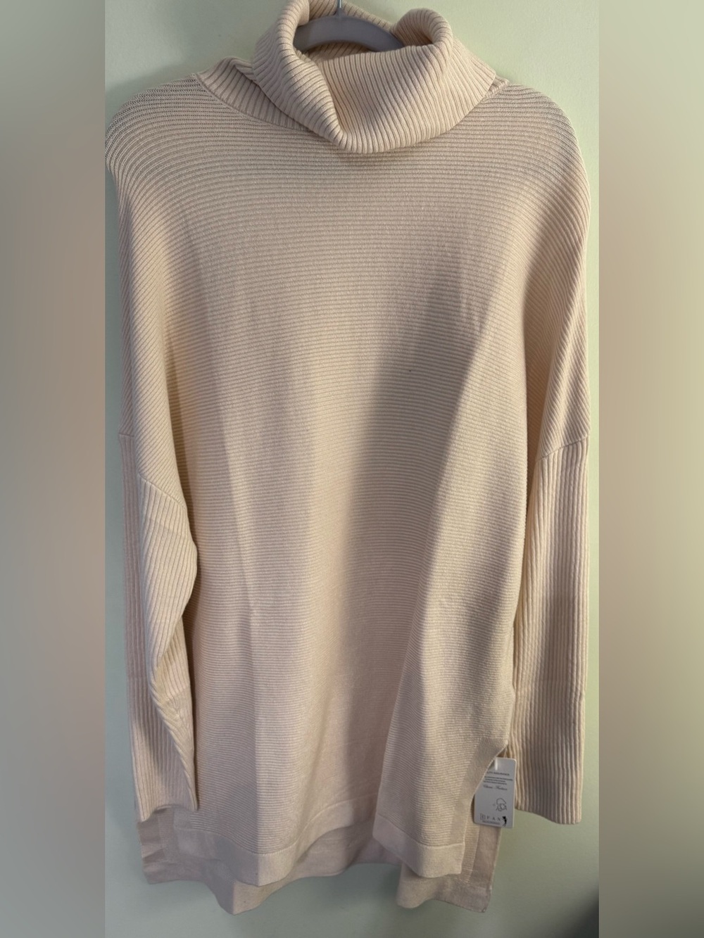 NWT Efan Cream Turtleneck Sweater M